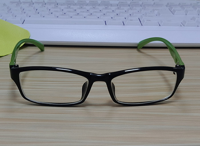 文武双全新配的有史以来最贵的眼镜